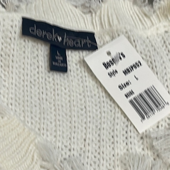 NWT Derek heart distressed sweater, cream 🫶🏻 - Picture 4 of 6